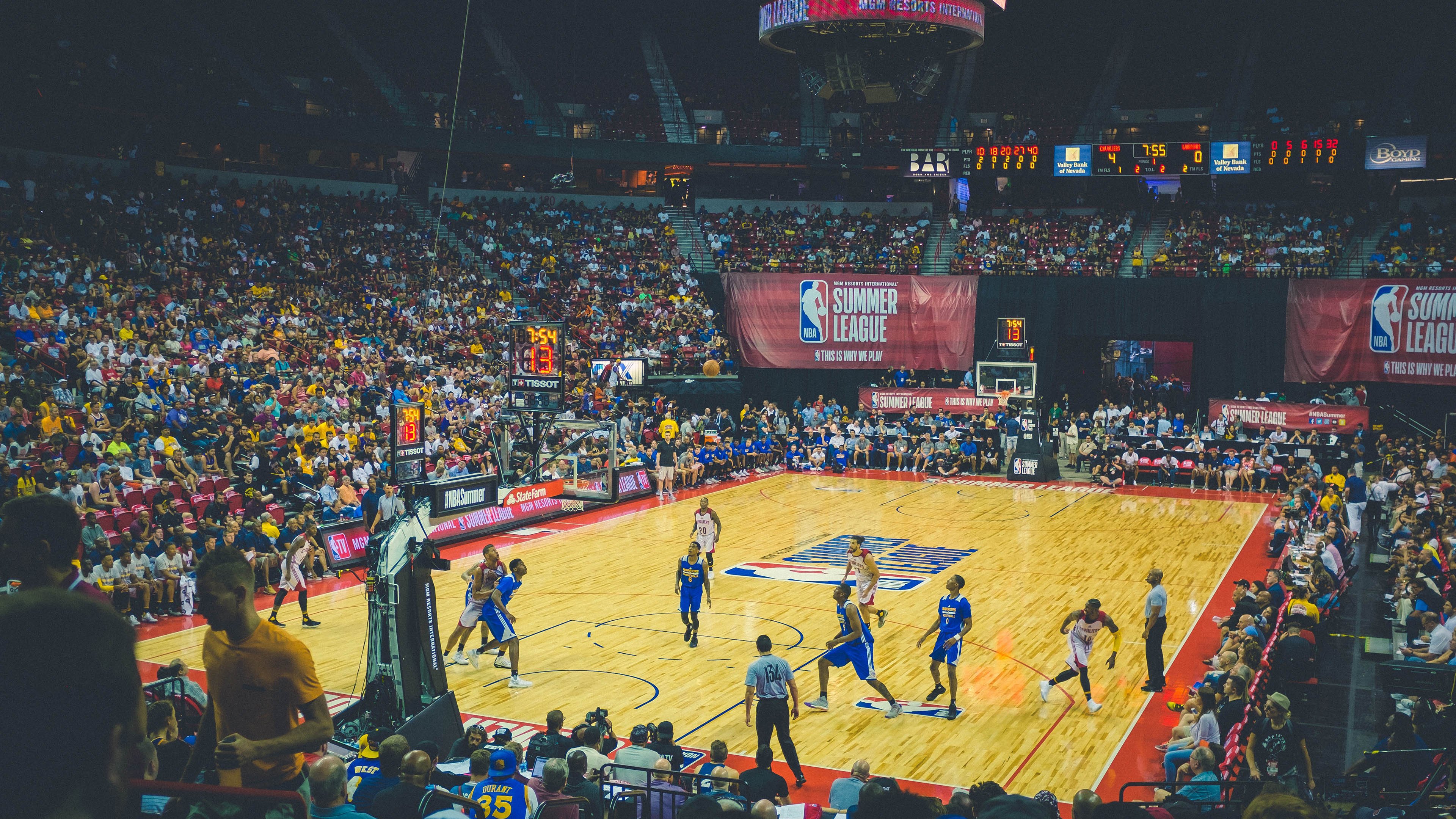 乌克兰女篮在欧洲锦标赛中拼搏争金，期待佳绩